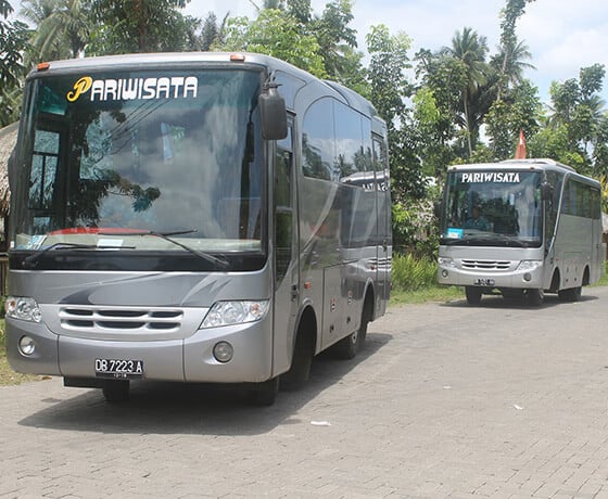 Banner rental mobil bus wisata manado